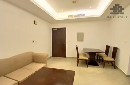 Apartment - 2 Bedrooms - 2 Bathrooms for rent in Umm Ghwailina Comm - Umm Ghuwalina - Umm Ghuwailina - Doha