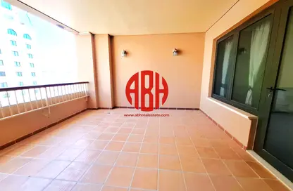 Apartment - 2 Bedrooms - 3 Bathrooms for rent in East Porto Drive - Porto Arabia - The Pearl Island - Doha