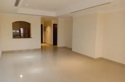 Apartment - 1 Bedroom - 2 Bathrooms for rent in West Porto Drive - Porto Arabia - The Pearl Island - Doha