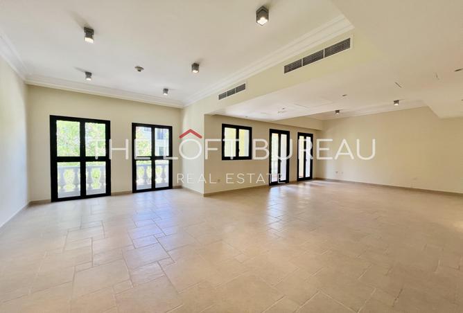 956547 - Property Image 2