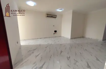Apartment - 2 Bedrooms - 2 Bathrooms for rent in Umm Ghwailina Comm - Umm Ghuwalina - Umm Ghuwailina - Doha