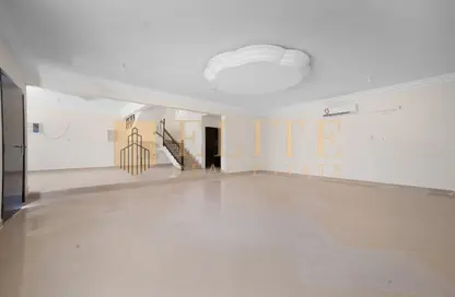 Villa - 4 Bedrooms - 5 Bathrooms for rent in Ain Khaled Villas - Ain Khaled - Doha