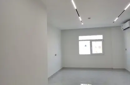 شقة - 2 غرف نوم - 3 حمامات للايجار في مدينة خليفة جنوب - مدينة خليفة - الدوحة