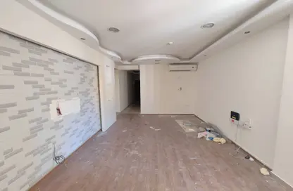 Apartment - 2 Bedrooms - 2 Bathrooms for rent in Umm Ghwailina Comm - Umm Ghuwalina - Umm Ghuwailina - Doha
