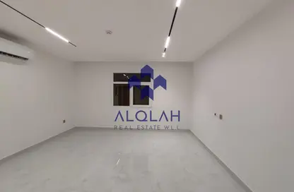 Apartment - 2 Bedrooms - 3 Bathrooms for rent in Madinat Khalifa South - Madinat Khalifa - Doha