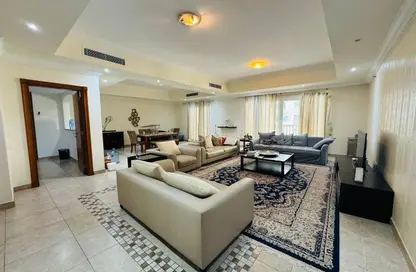 شقة - 2 غرف نوم - 3 حمامات للايجار في طريق بورتو الشرقي - بورتو أرابيا - جزيرة اللؤلؤة - الدوحة