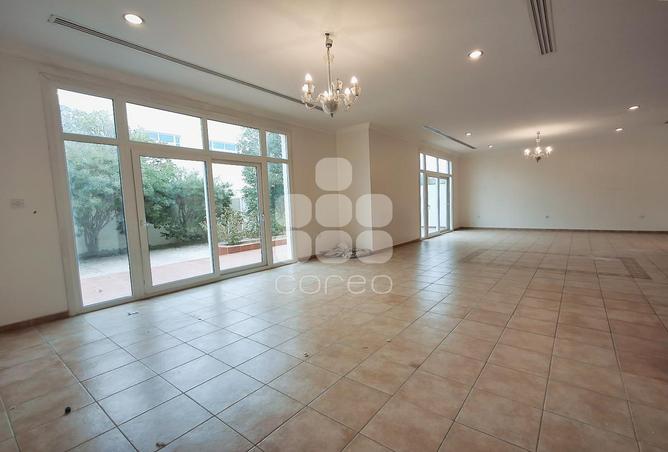 932374 - Property Image 3