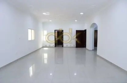 فيلا - 4 غرف نوم - 5 حمامات للبيع في الثمامة - الثمامة - الدوحة