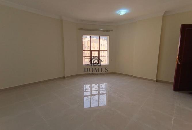 960816 - Property Image 2