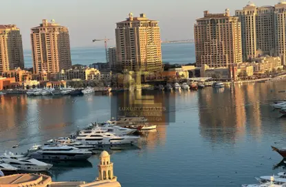 Apartment - 1 Bedroom - 2 Bathrooms for rent in West Porto Drive - Porto Arabia - The Pearl Island - Doha