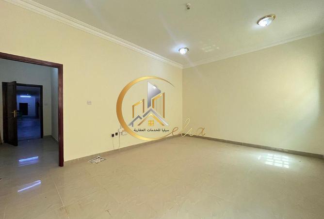 911833 - Property Image 3