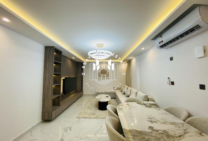 973407 - Property Image 2