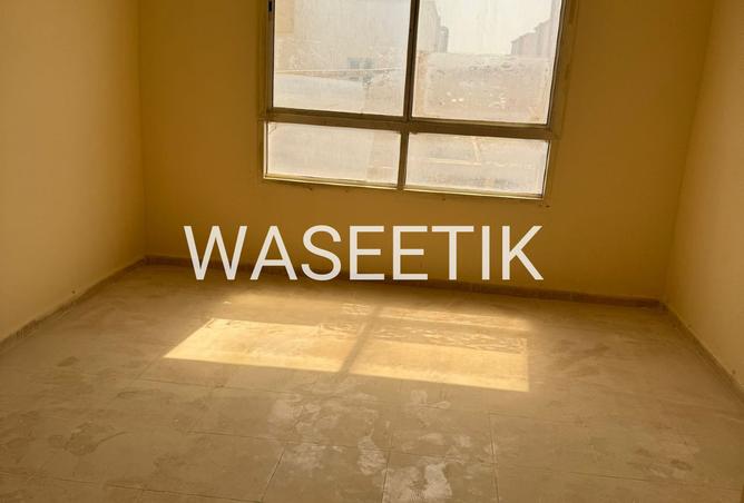 983962 - Property Image 2