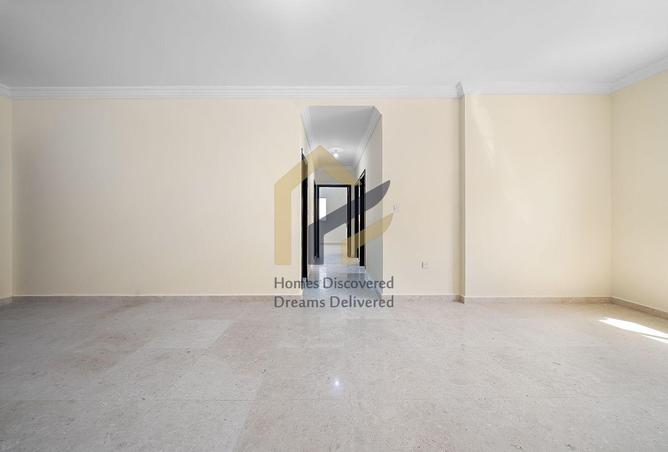 940292 - Property Image 3