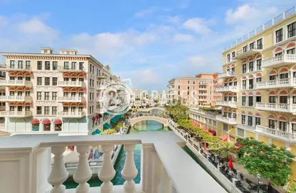 Apartment - 2 Bedrooms - 3 Bathrooms for rent in Carnaval - Qanat Quartier - The Pearl Island - Doha