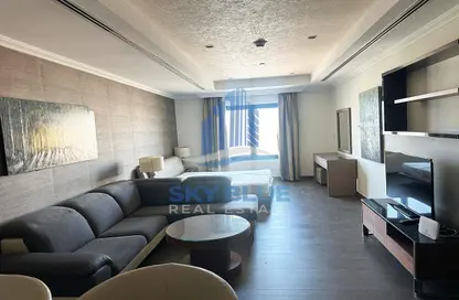 Apartment - Studio - 1 Bathroom for rent in Porto Arabia - The Pearl Island - Doha