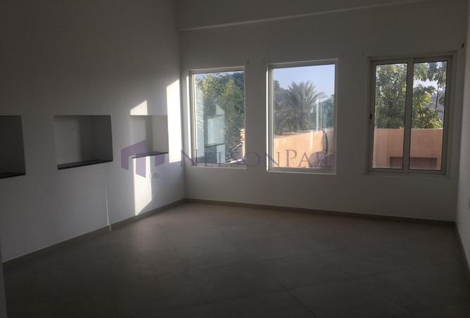 1002278 - Property Image 3