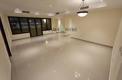 Empty Room image for: Apartment - 4 Bedrooms - 4 Bathrooms for rent in Porto Arabia - The Pearl Island - Doha, Image 1