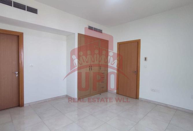 932470 - Property Image 2