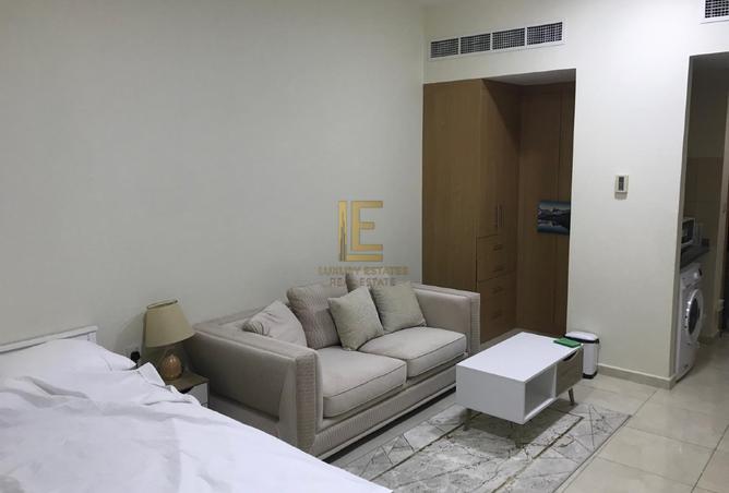 888791 - Property Image 2