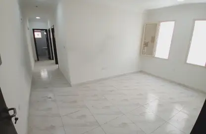 Apartment - 2 Bedrooms - 2 Bathrooms for rent in Umm Ghwailina Comm - Umm Ghuwalina - Umm Ghuwailina - Doha