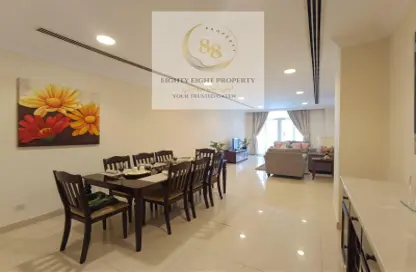 Living / Dining Room image for: Apartment - 2 Bedrooms - 3 Bathrooms for rent in Anas Street - Fereej Bin Mahmoud North - Fereej Bin Mahmoud - Doha, Image 1