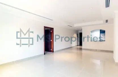 Apartment - 1 Bedroom - 2 Bathrooms for rent in West Porto Drive - Porto Arabia - The Pearl Island - Doha