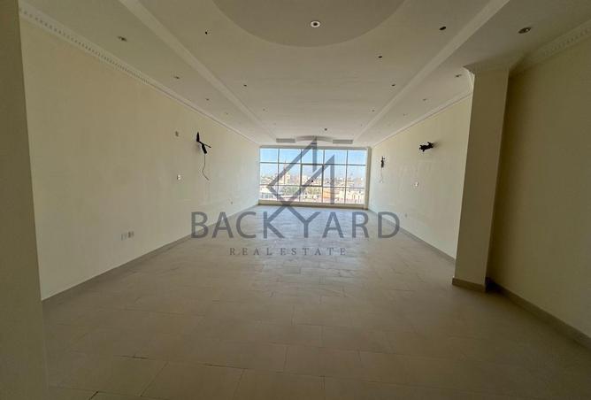 1000423 - Property Image 2