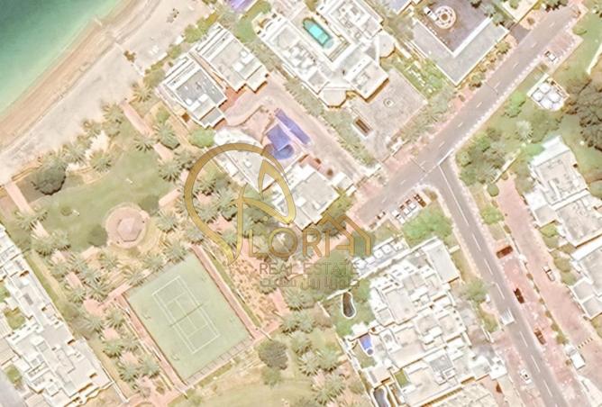 912201 - Property Image 3