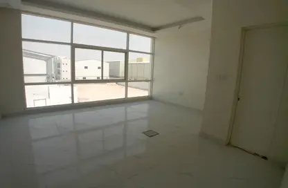 Whole Building - Studio - 7+ Bathrooms for rent in Birkat Al Awamer - Al Wakra