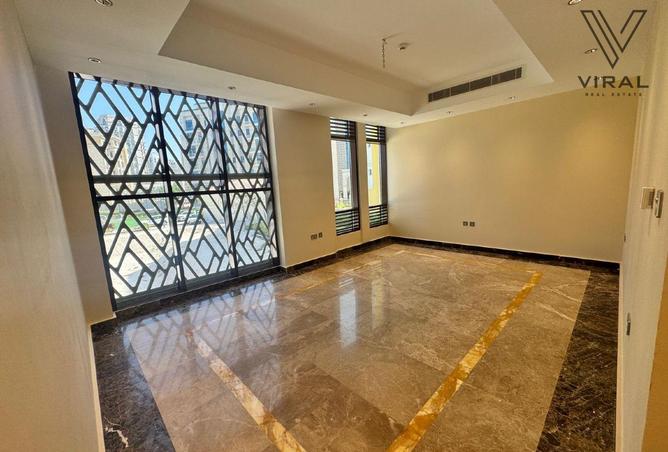 926657 - Property Image 2