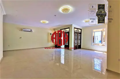 Villa - 4 Bedrooms - 4 Bathrooms for rent in Umm Al Seneem Street - Ain Khaled - Doha