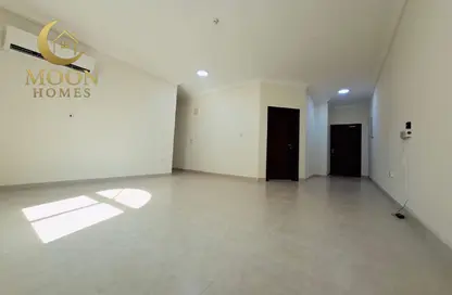 Apartment - 3 Bedrooms - 2 Bathrooms for rent in Doha Al Jadeed - Doha