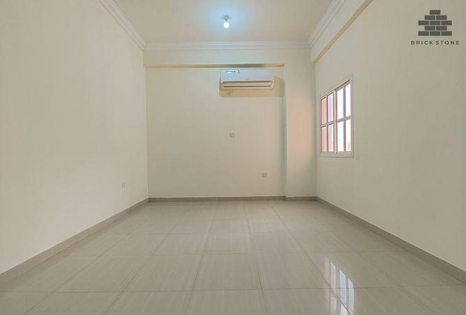 979439 - Property Image 3