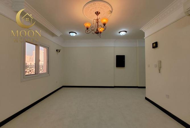 987699 - Property Image 2