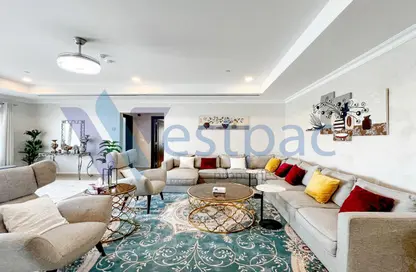 Apartment - 2 Bedrooms - 3 Bathrooms for rent in East Porto Drive - Porto Arabia - The Pearl Island - Doha