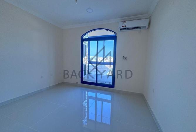 985569 - Property Image 3