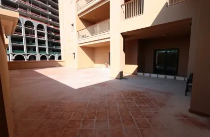 Apartment - 2 Bedrooms - 3 Bathrooms for sale in Tower 13 - Porto Arabia - The Pearl Island - Doha