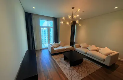 Apartment - 1 Bedroom - 2 Bathrooms for rent in Floresta Gardens - Floresta Gardens - The Pearl Island - Doha