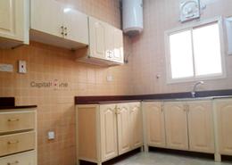 صورةمطبخ لـ: شقة - 2 غرف نوم - 1 حمام للكراء في شارع عمار بن ياسر - العزيزية - الدوحة, صورة 1