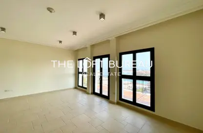 Apartment - 1 Bedroom - 2 Bathrooms for rent in Carnaval - Qanat Quartier - The Pearl Island - Doha