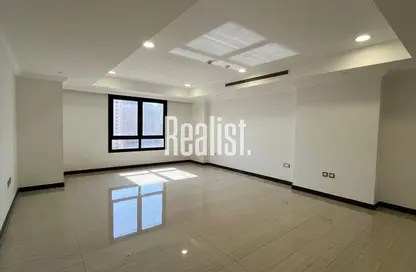 Apartment - 2 Bedrooms - 2 Bathrooms for rent in East Porto Drive - Porto Arabia - The Pearl Island - Doha