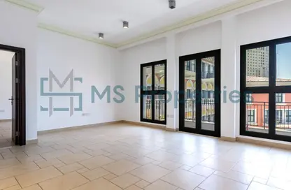 Apartment - 1 Bedroom - 2 Bathrooms for rent in Carnaval - Qanat Quartier - The Pearl Island - Doha