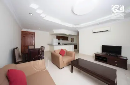 صورة لـ غرفة المعيشة / غرفة الطعام شقة - غرفة نوم - 1 حمام للايجار في ريجينسي ريزيدنس السد - السد - الدوحة ، صورة رقم 1