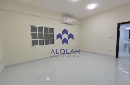 Apartment - 4 Bedrooms - 3 Bathrooms for rent in Al Mansoura - Al Mansoura - Doha Apartment - 4 Bedrooms - 3 Bathrooms for rent in Al Mansoura - Al Mansoura - Doha