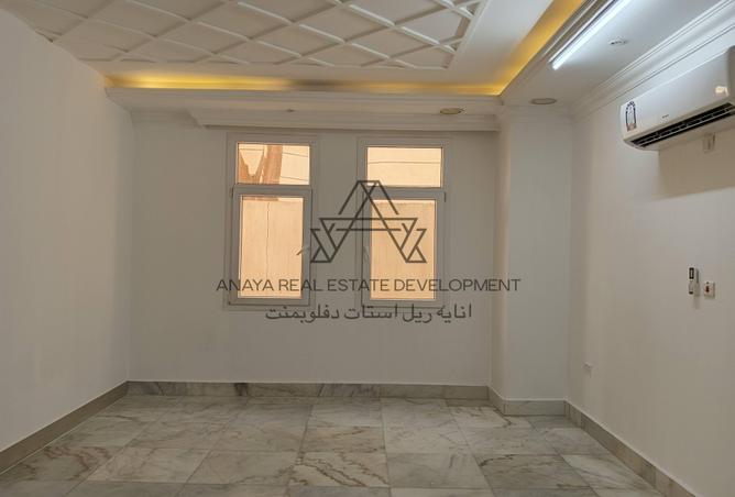 942601 - Property Image 2