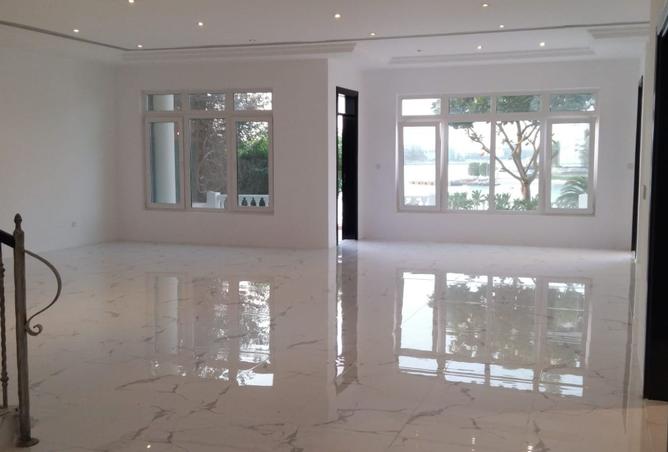 988552 - Property Image 2