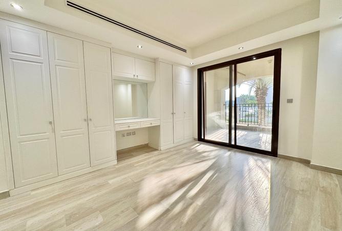 951745 - Property Image 3
