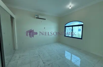مجمع سكني - 5 غرف نوم - 5 حمامات للايجار في شارع النعيجة - غرب الهلال - الهلال - الدوحة
