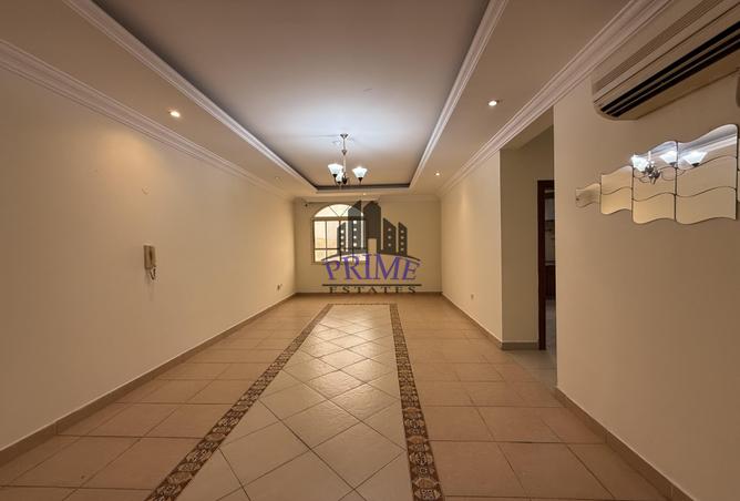 989292 - Property Image 2